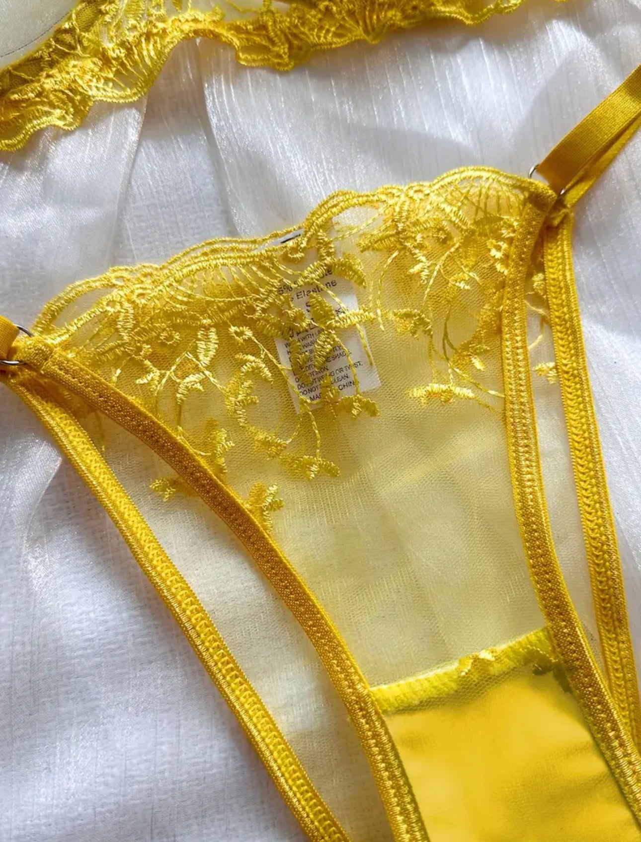 Ensemble Miss Goldie
